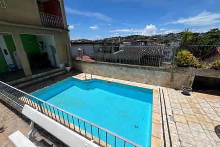 Casa à venda com 649m², 4 quartos e 8 vagas Casa à venda com 649m², 4 quartos e 8 vagasQuintal