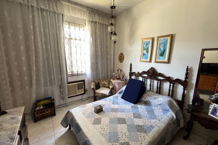 Casa à venda com 649m², 4 quartos e 8 vagas Casa à venda com 649m², 4 quartos e 8 vagasQuarto 4