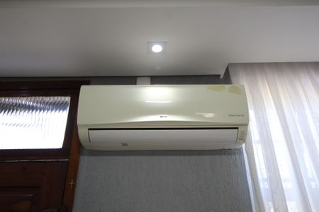 Casa à venda com 68m², 3 quartos e 1 vagaAr condicionado