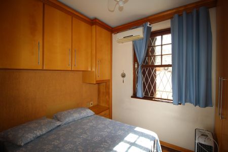 Quarto 1 de casa à venda com 3 quartos, 68m² em Passo D’areia, Porto Alegre