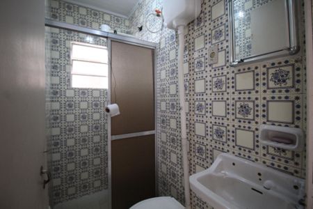 Casa à venda com 68m², 3 quartos e 1 vagaBanheiro 2