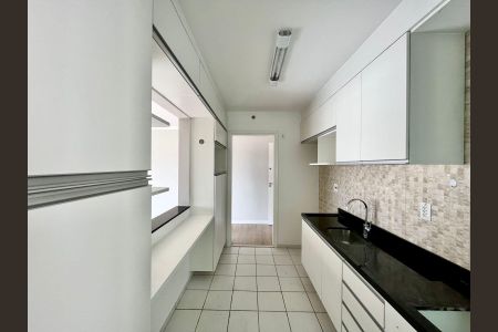 Apartamento à venda com 92m², 3 quartos e 2 vagasCozinha