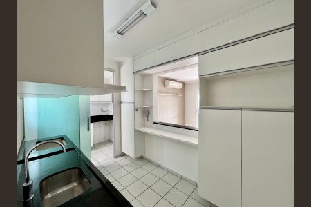 Apartamento à venda com 92m², 3 quartos e 2 vagasCozinha