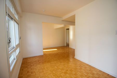 Sala de apartamento à venda com 3 quartos, 107m² em Centro Histórico, Porto Alegre