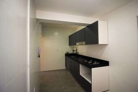 Apartamento à venda com 107m², 3 quartos e sem vagaCozinha e Área de Serviço