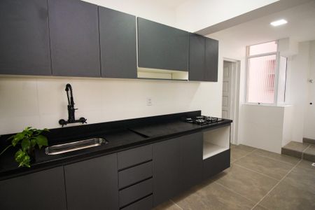 Apartamento à venda com 107m², 3 quartos e sem vagaCozinha e Área de Serviço