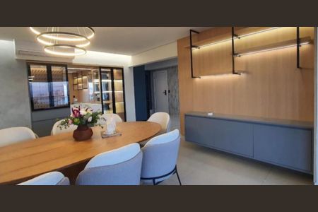 Apartamento à venda com 237m², 4 quartos e 5 vagas