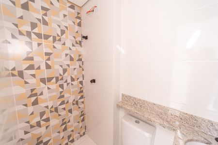 Banheiro de apartamento para alugar com 1 quarto, 27m² em Penha de França, São Paulo