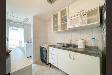 Apartamento à venda com 74m², 2 quartos e 2 vagasCozinha e Área de Serviço