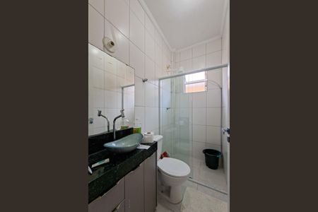 Casa para alugar com 120m², 2 quartos e 2 vagasBanheiro 