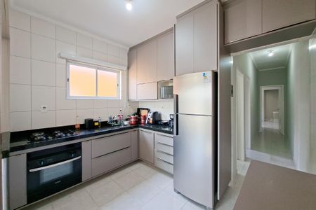 Casa para alugar com 120m², 2 quartos e 2 vagasCozinha 