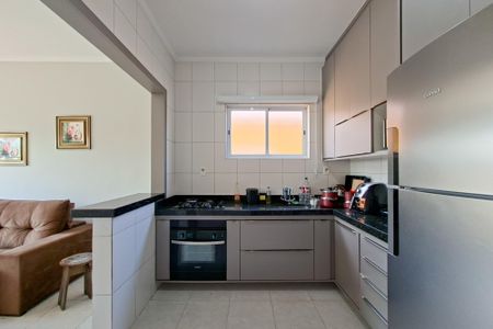 Casa para alugar com 120m², 2 quartos e 2 vagasCozinha 