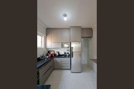 Casa para alugar com 120m², 2 quartos e 2 vagasCozinha 