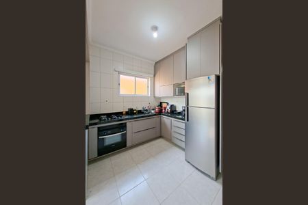 Casa para alugar com 120m², 2 quartos e 2 vagasCozinha 