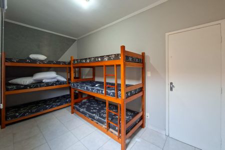 Casa para alugar com 120m², 2 quartos e 2 vagasQuarto