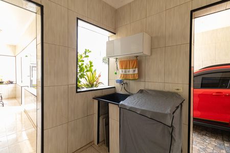 Casa à venda com 90m², 3 quartos e 1 vagaÁrea de Serviço