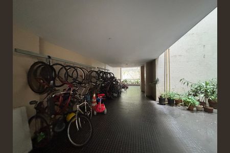 Apartamento à venda com 130m², 3 quartos e 1 vaga Apartamento à venda com 130m², 3 quartos e 1 vagaÁrea comum