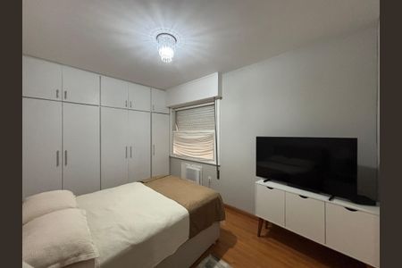 Apartamento à venda com 130m², 3 quartos e 1 vaga Apartamento à venda com 130m², 3 quartos e 1 vagaSuíte