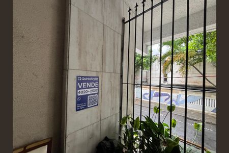 Apartamento à venda com 130m², 3 quartos e 1 vaga Apartamento à venda com 130m², 3 quartos e 1 vagaPlaca