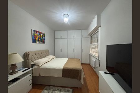 Apartamento à venda com 130m², 3 quartos e 1 vaga Apartamento à venda com 130m², 3 quartos e 1 vagaSuíte