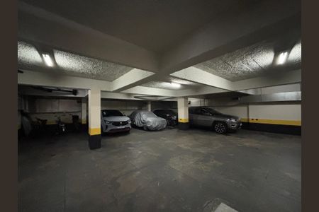 Apartamento à venda com 130m², 3 quartos e 1 vaga Apartamento à venda com 130m², 3 quartos e 1 vagaGaragem