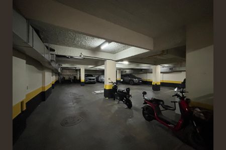 Apartamento à venda com 130m², 3 quartos e 1 vaga Apartamento à venda com 130m², 3 quartos e 1 vagaGaragem