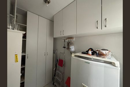 Apartamento à venda com 130m², 3 quartos e 1 vaga Apartamento à venda com 130m², 3 quartos e 1 vagaÁrea de serviço - quarto