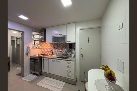Apartamento à venda com 130m², 3 quartos e 1 vaga Apartamento à venda com 130m², 3 quartos e 1 vagaCozinha
