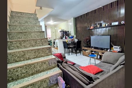 Casa à venda com 2 quartos, 71m² em Olaria, Rio de Janeiro