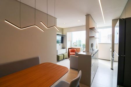 Sala / Cozinha de apartamento à venda com 2 quartos, 45m² em Jardim Caravelas, São Paulo