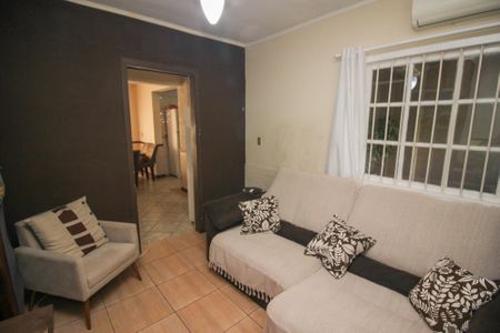 Casa à venda com 180m², 3 quartos e 2 vagasSala