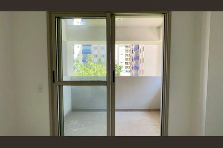 Varanda de kitnet/studio para alugar com 1 quarto, 28m² em Pinheiros, São Paulo