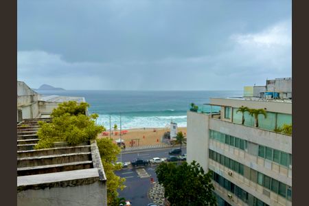 Sala - vista para a praia de apartamento à venda com 5 quartos, 500m² em Leblon, Rio de Janeiro