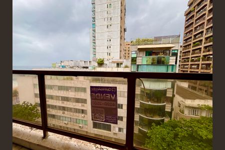 Apartamento à venda com 500m², 5 quartos e 3 vagas Apartamento à venda com 500m², 5 quartos e 3 vagasPlaca