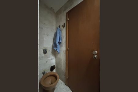 Apartamento à venda com 500m², 5 quartos e 3 vagas Apartamento à venda com 500m², 5 quartos e 3 vagasBanheiro social