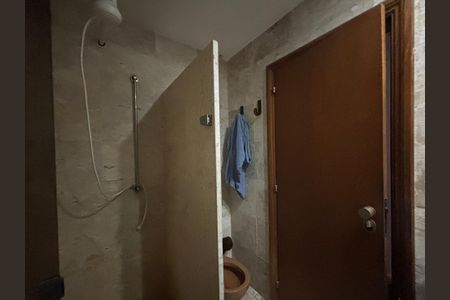 Apartamento à venda com 500m², 5 quartos e 3 vagas Apartamento à venda com 500m², 5 quartos e 3 vagasBanheiro social