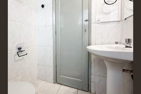 Banheiro de casa para alugar com 1 quarto, 53m² em Minas Brasil, Belo Horizonte