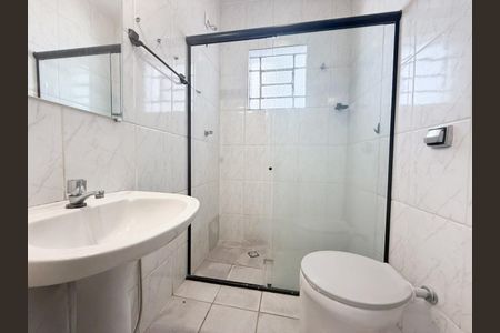 Banheiro de casa para alugar com 1 quarto, 53m² em Minas Brasil, Belo Horizonte