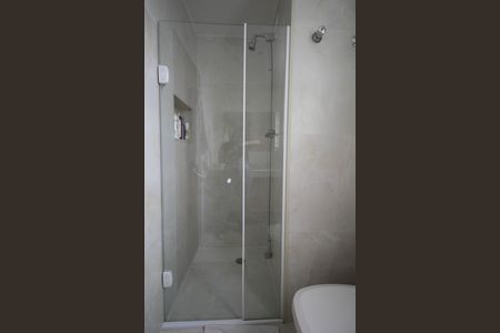 Apartamento à venda com 170m², 4 quartos e 3 vagasBanheiro 2