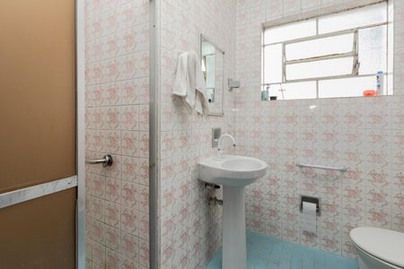 Casa à venda com 150m², 3 quartos e 2 vagasBanheiro