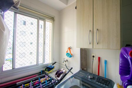 Apartamento à venda com 68m², 3 quartos e 1 vagaÁrea de serviço