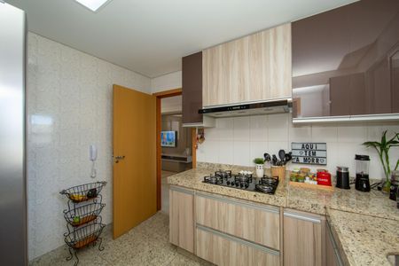 Apartamento à venda com 106m², 3 quartos e 3 vagasCOZINHA