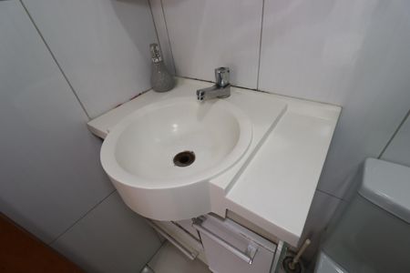 Apartamento à venda com 65m², 3 quartos e 1 vagaBanheiro Social - Pia