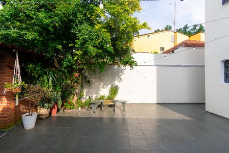 Casa à venda com 170m², 3 quartos e 2 vagas Casa à venda com 170m², 3 quartos e 2 vagasQuintal