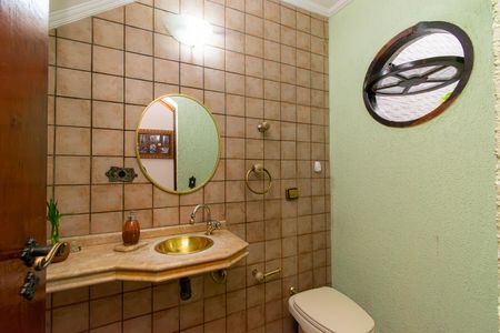 Casa à venda com 170m², 3 quartos e 2 vagas Casa à venda com 170m², 3 quartos e 2 vagasLavabo