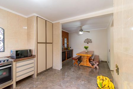 Casa à venda com 170m², 3 quartos e 2 vagas Casa à venda com 170m², 3 quartos e 2 vagasCozinha