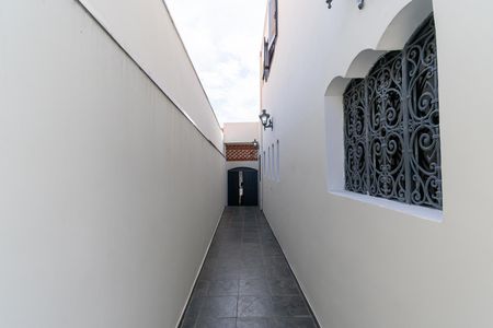 Casa à venda com 170m², 3 quartos e 2 vagas Casa à venda com 170m², 3 quartos e 2 vagasCorredor Externo