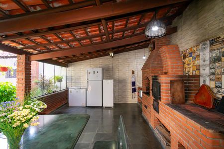 Casa à venda com 170m², 3 quartos e 2 vagas Casa à venda com 170m², 3 quartos e 2 vagasÁrea gourmet