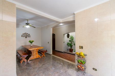 Casa à venda com 170m², 3 quartos e 2 vagas Casa à venda com 170m², 3 quartos e 2 vagasCozinha