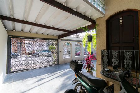 Casa à venda com 170m², 3 quartos e 2 vagas Casa à venda com 170m², 3 quartos e 2 vagasGaragem